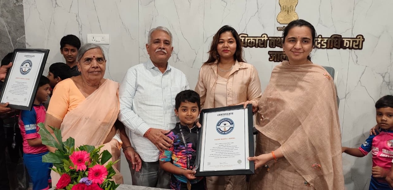 जालना स्केटिंग असोसिएशन आणि फाल्कन इंटरनॅशनल स्कूलच्या विद्यार्थ्यांचा जिल्हाधिकारी आशिमा मित्तल यांच्या हस्ते गौरव