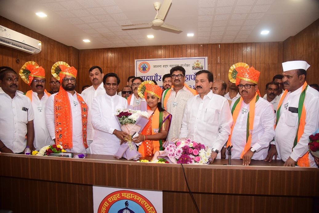 जालन्याच्या पहिल्या महापौरपदी वंदना मगरे; उपमहापौरपदी राजेश राऊत यांनी स्वीकारला पदभार
