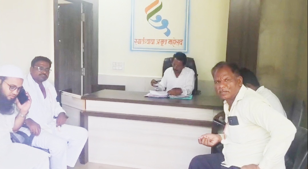 राज्य कर्मचारी संघटनेच्या संपावर जिल्हा परिषद कर्मचारी महासंघाचा बहिष्कार; जिल्हा परिषद कर्मचार्‍याचे नियमित कामकाज सुरु