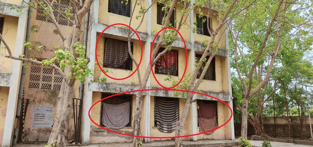 वसतीगृह की भग्न इमारत? सामाजिक न्याय विभागाचा निष्काळजीपणा; मागासवर्गीय विद्यार्थ्यांना नरकयातना; सामाजिक कार्यकर्ते आक्रमक