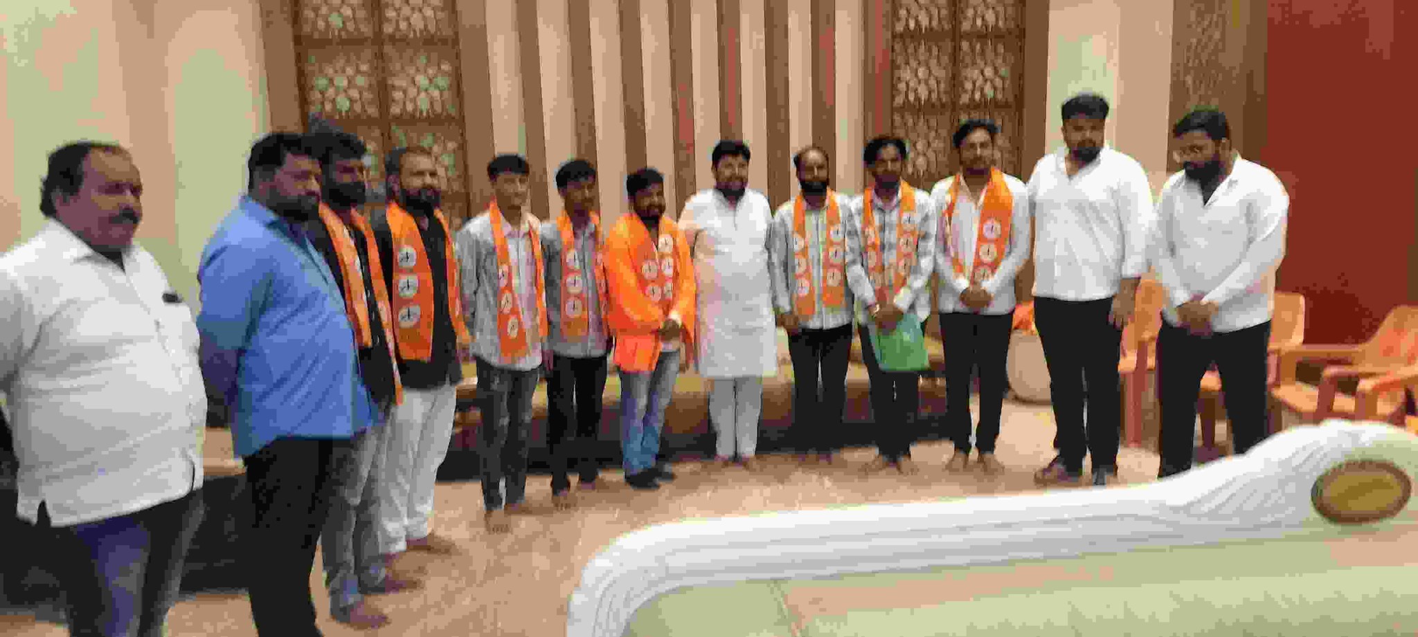 मनसे विद्यार्थी सेनेचे शहरप्रमुख महेश नागवे यांचा अनेक सहकार्यासह शिवसेनेत जाहीर प्रवेश