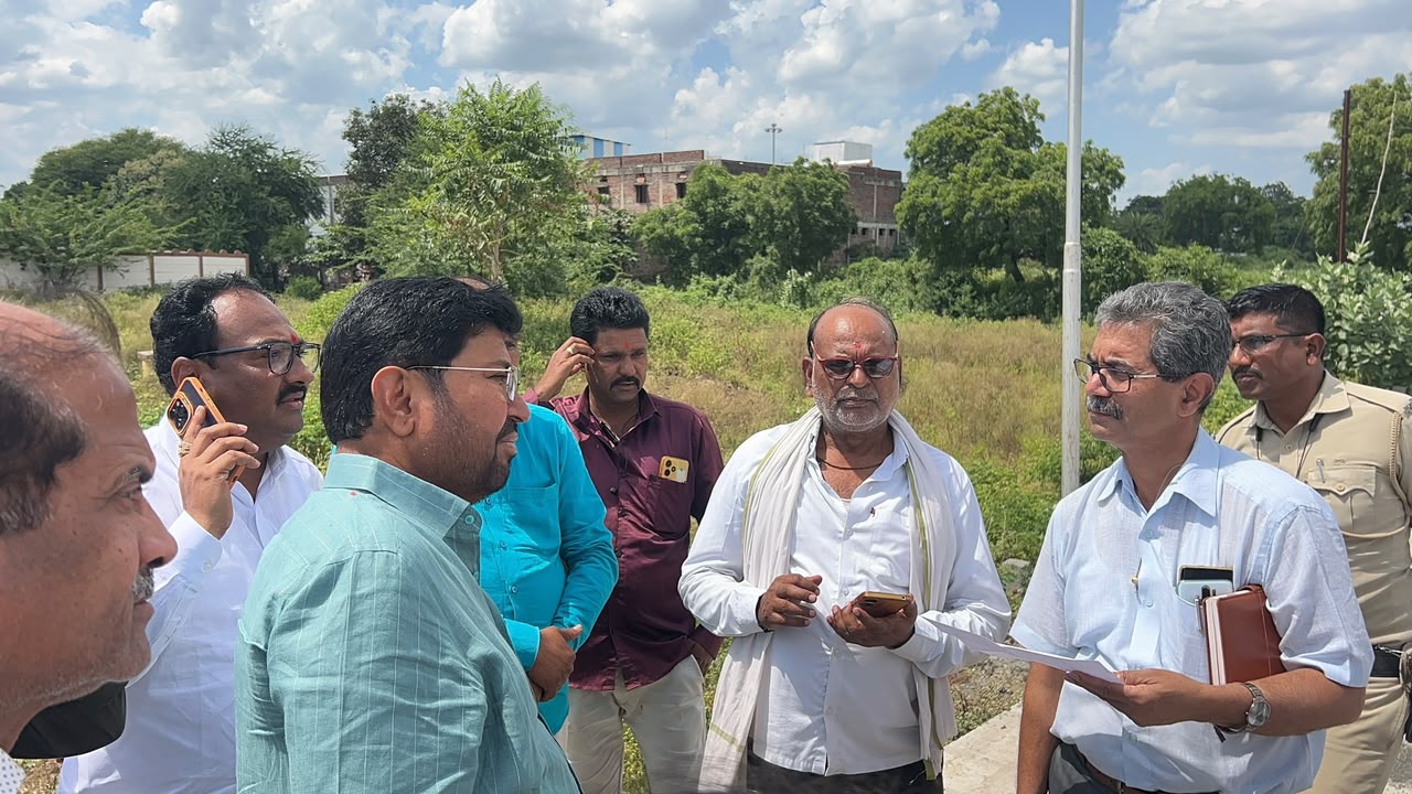 चंदनझिरा  सुंदरनगर नागेवाडी येथे शासकीय रुग्णालय उभारणीसाठी आमदार अर्जुनराव खोतकर यांनी केली जागेची पाहणी