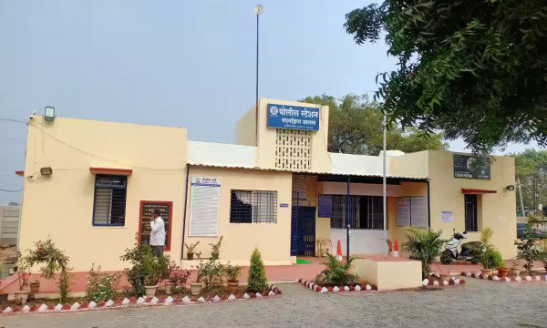 जालना येथील टोल नाक्यावर प्रतिबंधित गुटखा जप्त; तरुणासह 1 लाख 44 हजाराचा मुद्देमाल पोलिसांच्या ताब्यात