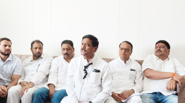 दुबईत हजारो भारतीय अडचणीत, केंद्र सरकार शांत; खासदार डॉ. कल्याण काळेंचा हल्लाबोल