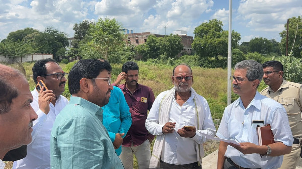 चंदनझिरा  सुंदरनगर नागेवाडी येथे शासकीय रुग्णालय उभारणीसाठी आमदार अर्जुनराव खोतकर यांनी केली जागेची पाहणी