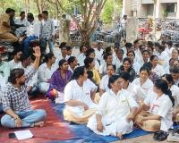 जिल्हा सामान्य रुग्णालयातील आरोग्य कर्मचार्‍यांचा बेमुदत संप; शासकीय कामकाजावर परिणाम संभाव्य