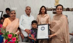 जालना स्केटिंग असोसिएशन आणि फाल्कन इंटरनॅशनल स्कूलच्या विद्यार्थ्यांचा जिल्हाधिकारी आशिमा मित्तल यांच्या हस्ते गौरव