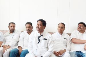 दुबईत हजारो भारतीय अडचणीत, केंद्र सरकार शांत; खासदार डॉ. कल्याण काळेंचा हल्लाबोल