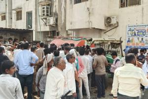 जालन्यात अंकुश कोचिंग क्लासेसमध्ये करंट लागून तरुणाचा मृत्यू; घटनास्थळावर नागरीकांची गर्दी