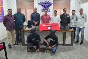 धारदार शस्त्रे बाळगणार्‍या दोघांवर कारवाई; तलवार व खंजीर जप्त