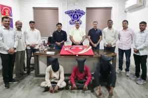 गावठी पिस्टल, रिव्हॉल्व्हर व दोन तलवारींसह तीन आरोपी जेरबंद