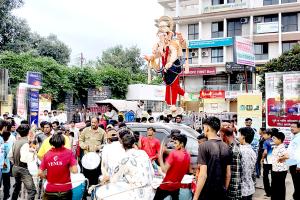 गणरायाच्या आगमनासाठी जालना नगरी सज्ज; बाजारपेठेत बालगोपालांसह नागरिकांची तुफान गर्दी